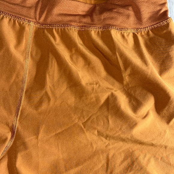 LULULEMON FAST AND FREE REFLECTIVE HIGH RISE 3’ RUNNING SHORTS - Picture 3 of 4
